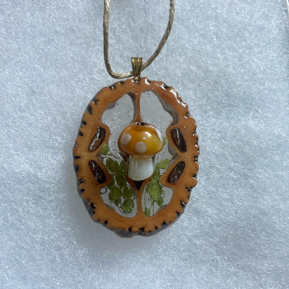 Handmade Wanut Necklace